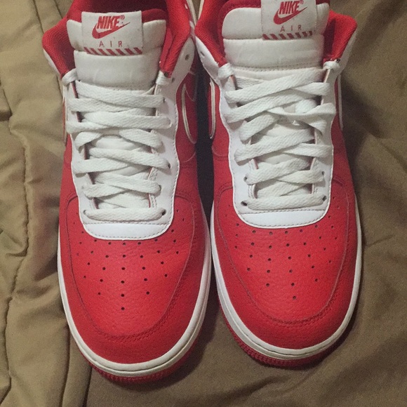 Red and white AF1s - Picture 2 of 5